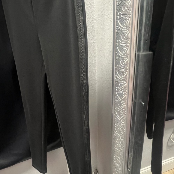 Burberry pants - Picture 2 of 8